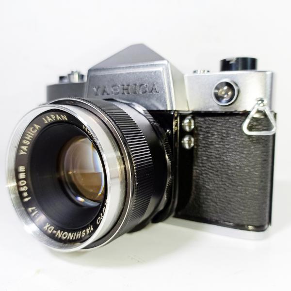 Câmera Fotografica Yashica J7 com lente Yashinon-DX 50mm em