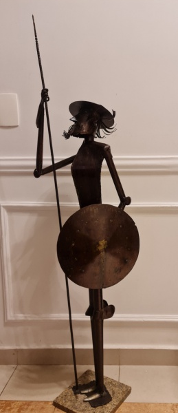 Joias . Don Quixote, escultura em ferro, bronze representando a figura de Don Quixote