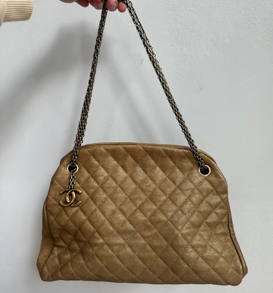 Bolsas . Autêntica Bolsa Chanel Mademoiselle IMPECÁVEL, com dust bag.