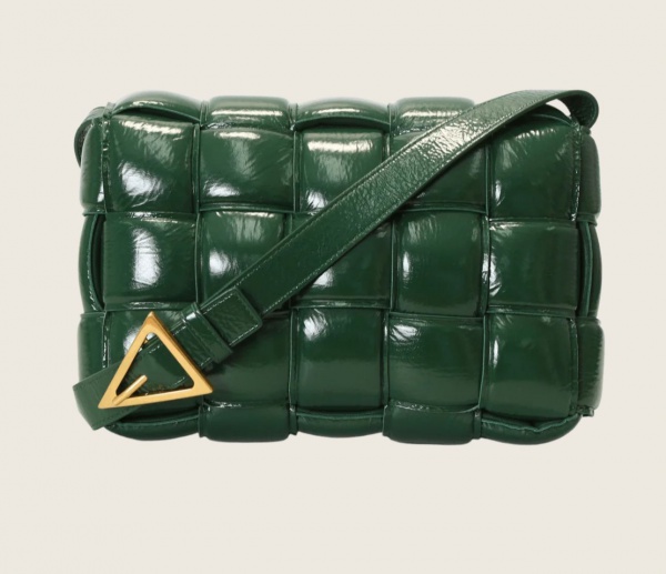 Bolsas . Autêntica Bolsa Bottega Veneta Padded Cassette NOVA, sem uso, com dust Bag.
