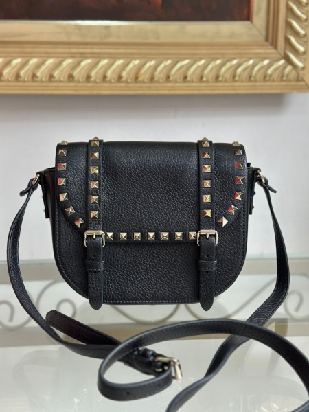 Bolsas . Autêntica Bolsa Valentino, coleção nova, na caixa, sem uso, preta.