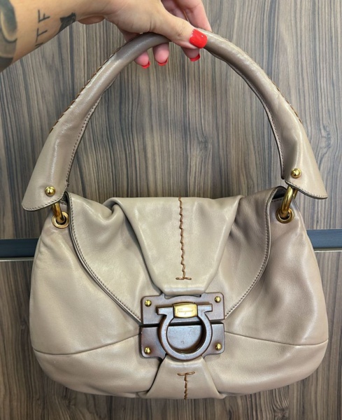 Bolsas . Autêntica Bolsa Salvatore Ferragamo, em estado de loja. Impecável.
