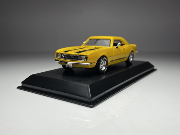 1967 Chevrolet Camaro Z-28 Amarelo - Road Signature Esc