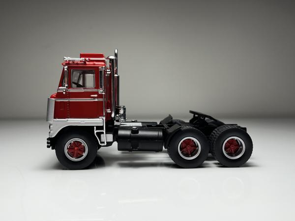 White 7400 Tracteur 1960 - IXO 1/43
