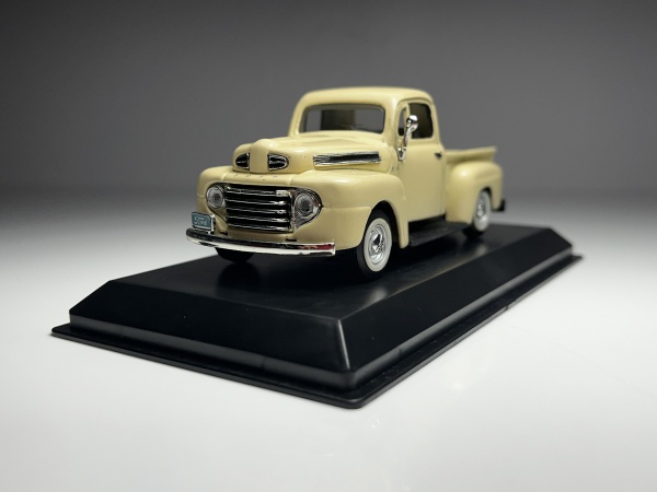 Chevrolet Chevy 500 Branco - Ixo Escala 1/43 miniatura