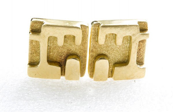 ASSINADO BURLE MARX MODERNISMO.PAR DE BRINCOS DE GRANDES DIMENSÕES EM OURO AMARELO 18K CONTRASTADO.