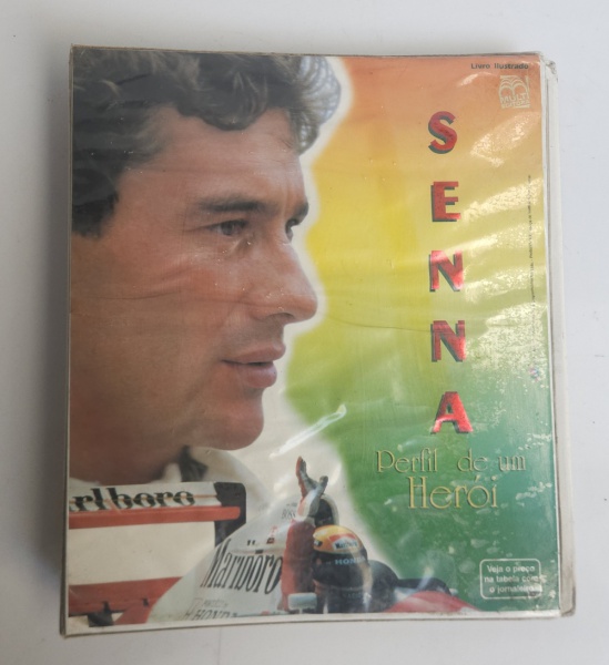 Álbum completo com120 Cards - Perfil De Um Herói - Ayrt