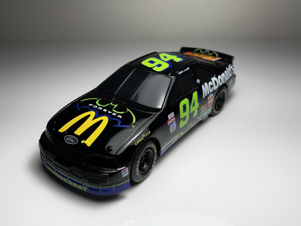 Ford Thunderbird McDonalds #94 Batman Preto - Racing Ch