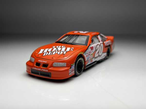 ぱ*ぱ様 1/18 ACTION Pontiac Grand Prix Nasc Pontiac Grand Prix #20 The Home Depot Laranja - Hasbro