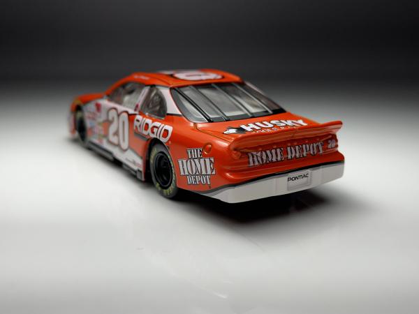 Pontiac Grand Prix #20 The Home Depot Laranja - Hasbro