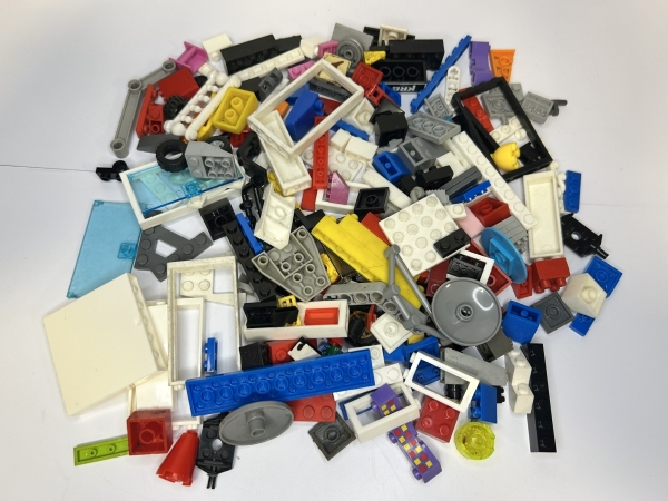 Lote com peças variadas de blocos de montar (similar LEGO) 231