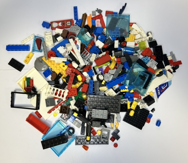 Lote com peças variadas de blocos de montar (similar LEGO) 290