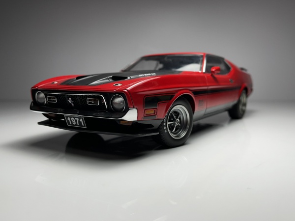 1971 Ford Mustang Mach 1 Vermelho - AutoArt Escala 1/18