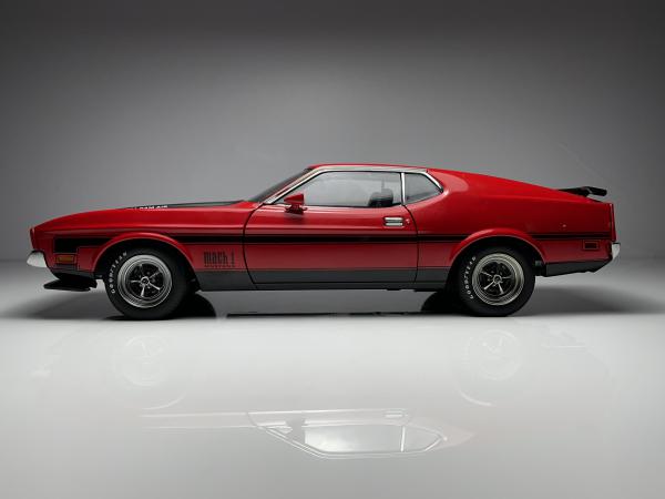 1971 Ford Mustang Mach 1 Vermelho - AutoArt Escala 1/18