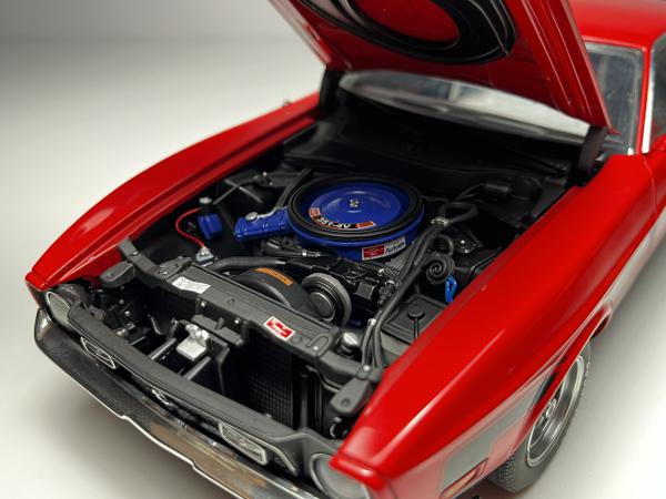 1971 Ford Mustang Mach 1 Vermelho - AutoArt Escala 1/18
