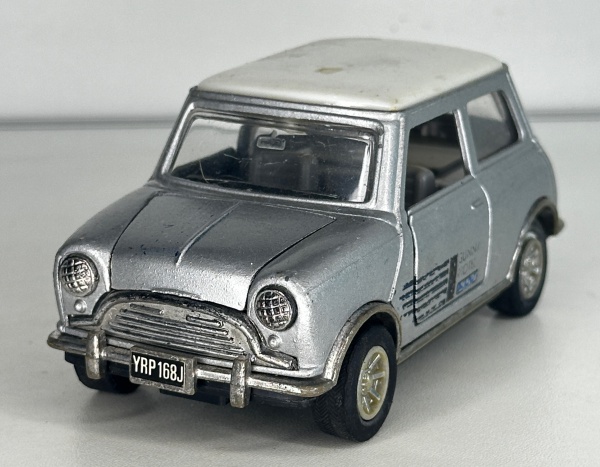 SUNNYSIDE - Mini Cooper - med. aproximadamente 13 cm -