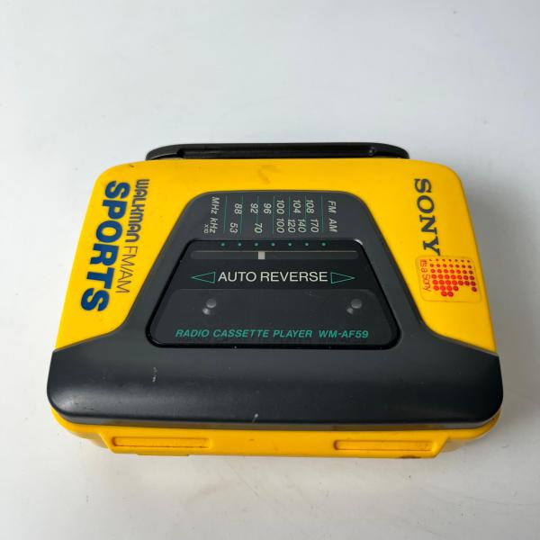 Walkman FM/AM Sports da Sony, modelo WM-AF59 na cor amarela