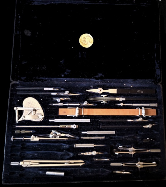 JOGO DE COMPASSO PROFISSIONAL SUIÇO MARCA KERN - NO ES