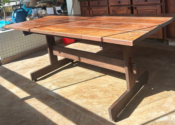 Sérgio Rodrigues design para Móveis Oca, mesa de jantar em jacarandá maciço -med. 72x86x180cm