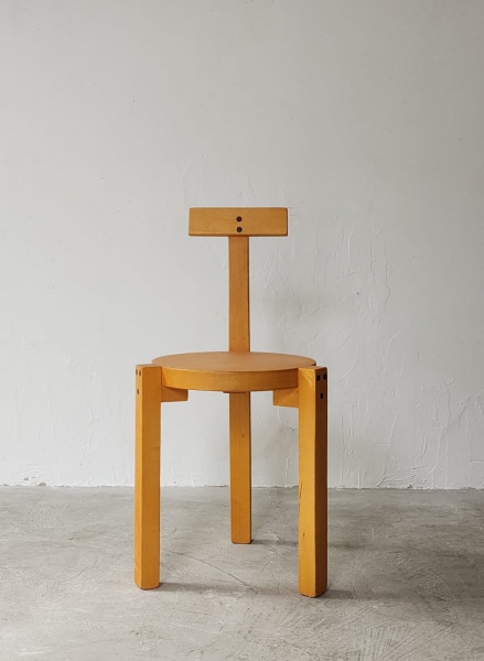 LINA BO BARDI - GIRAFA singela cadeira anos 80 em madeira nobre da renomada arquiteta italiana medindo 79 x 39 x 43 cm