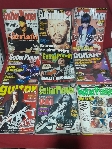 LOTE COM 19 REVISTAS GUITAR PLAYER / COVER GUITARRA - ANOS 90/2000 - BOM ESTADO GERAL /