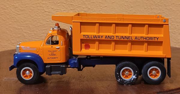 First Gear Mack B-61 1960 Dump Truck 