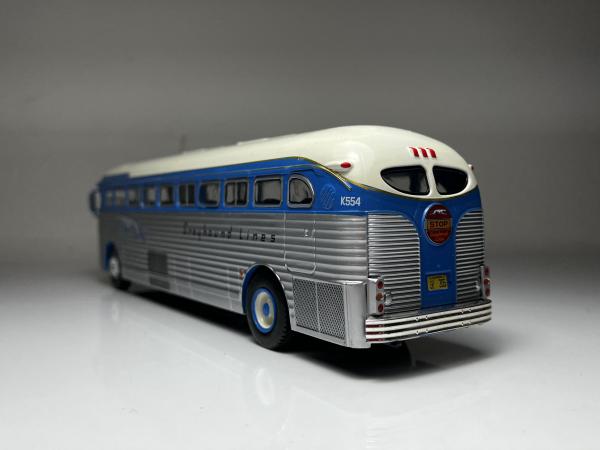Greyhound Scenicruiser Prata, Branco e Azul - Ixo Escal