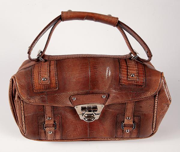 Salvatore Ferragamo - Bolsa feminina executada em couro