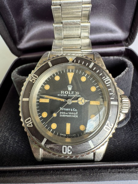 RARISSIMO RELOGIO ROLEX 5513 ANO 67 TIFFANY  ORIGINAL. IMPECAVEL, RELOGIO DE COTAÇÃO INTERNACIONAL, DISPUTADISSIMO ENTRE OS COLECIONADORES,  DOUBLE BRAND DIALS, ROLEX + TIFFANY, RELÓGIOS QUE INTERNACIONALMENTE ULTRAPASSAM CIFRAS DE 50 MIL USD,  100% ORIGINAL, FUNCIONANDO, ACOMPANHA ESTOJO TIFFANY PULSEIRA OYSTER RIVET DE ÉPOCA. MOSTRADOR E PONTEIROS COM TRITIUM COM UMA PATINA CHARMOSA., INTERESSADOS CASO QUEIRA VER VÍDEOS OU MAIS FATOS ENTRAR EM CONTATO.