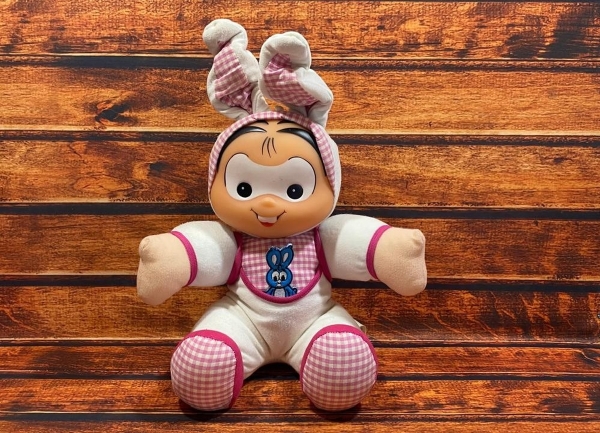 Antiga boneca de pelúcia, Mônica com roupa de coelho e Sansão em tecido (Sai da roupa), marca Multib