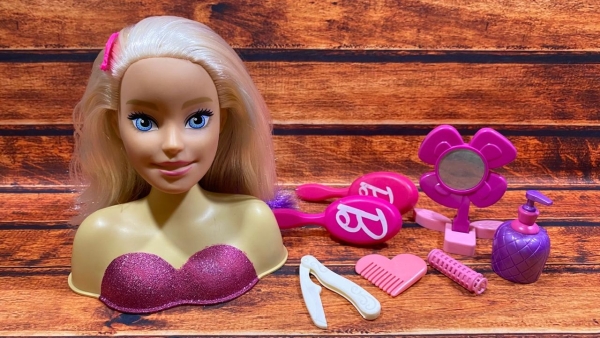 Busto Barbie Styling Head, com acessórios, Mattel. R10549
