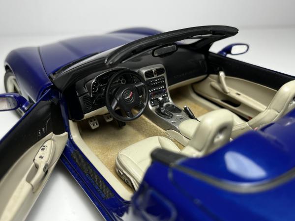 Chevrolet Corvette c6 Azul - AutoArt Escala 1/18 miniat