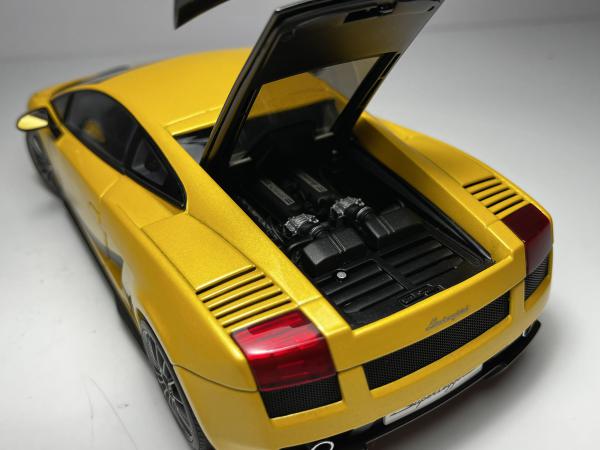 Lamborghini Gallardo superleggera Amarelo - AutoArt Esc