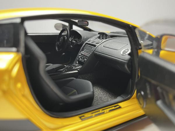 Lamborghini Gallardo superleggera Amarelo - AutoArt Esc