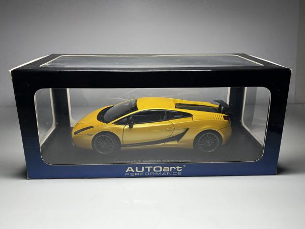 Lamborghini Gallardo superleggera Amarelo - AutoArt Esc
