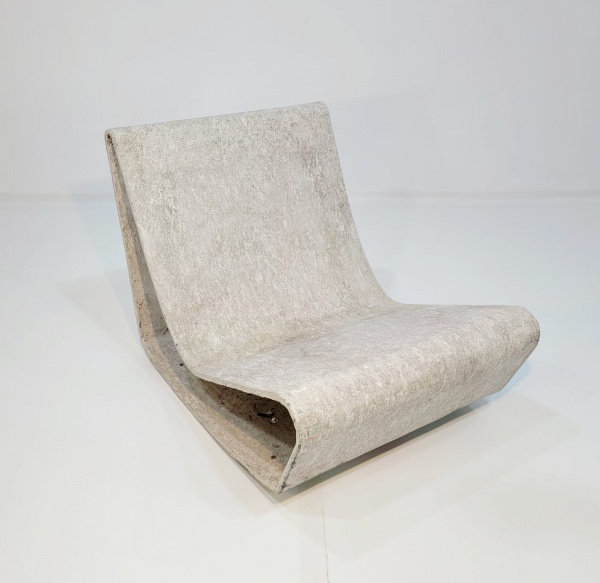 Willy Guhl - Eternit - Loop Chair - Espetacular poltrona, executada em fibrocimento. Possui marcas d