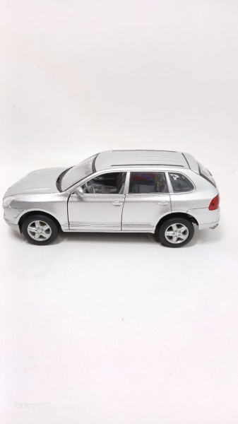 Miniatura Sunny Side Porsche Cayenne Turbo 2003, 1/32, em bom estado