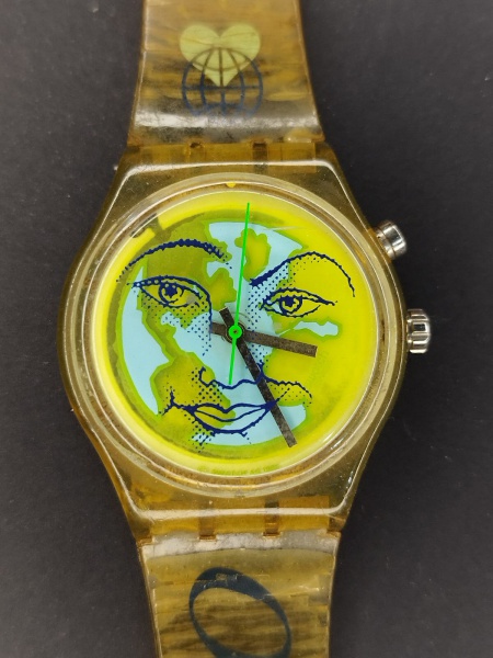 Relógio de pulso comum, quartz. Não testado.