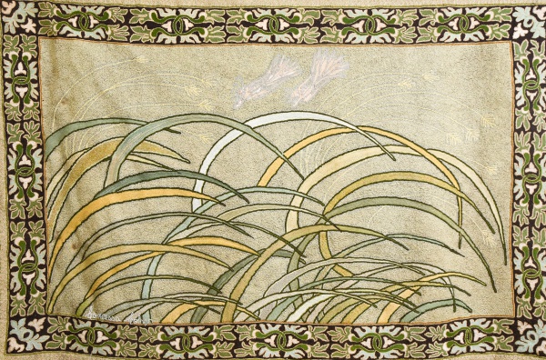 Concessa Colaço - Importante Tapeçaria, bordada a mão, Assinada no verso. Medidas : 1,83 M x 1,20 M