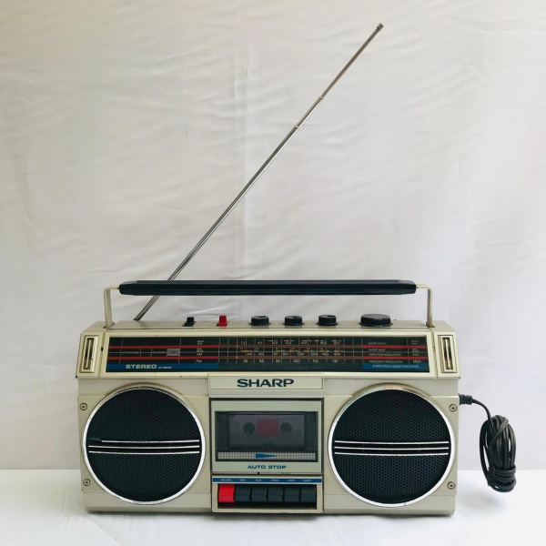Antigo Rádio Gravador Cassette Stereo, Toca Fitas, SHARP Modelo GF