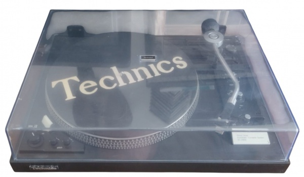 Pick Up Technics SL-2900 Direct Drive com velocidades 33 e 45 RPM