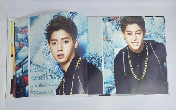 Álbum com CD do Grupo Coreano - GOT7 - Close up Pictures