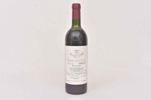 1983 Vega Sicilia Unico Gran Reserva, Ribera del Duero, Espanha (750 ml).