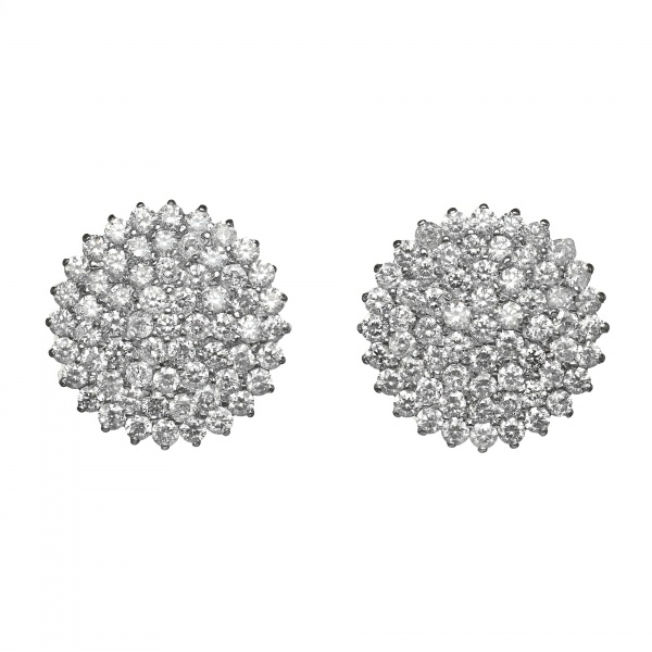 Lindíssimo Par de Brinco em Ouro Branco 18K com Diamantes. Tamanho: Aprox. 1,3 Cm. Peso Total: Aprox