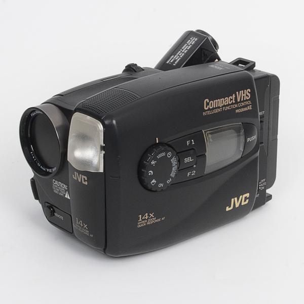 Filmadora JVC modelo GR-AX710U. Acompanha bolsa para tr