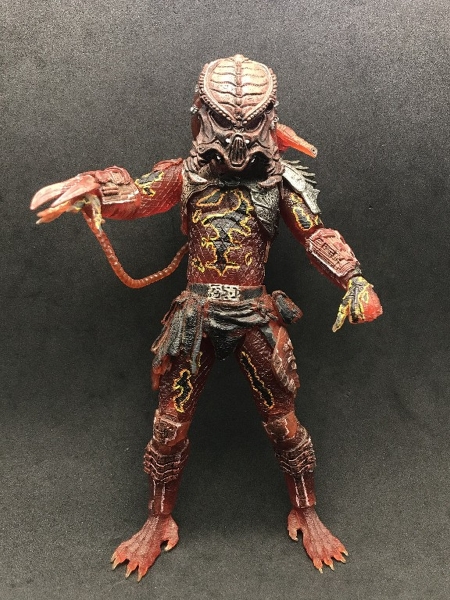 Raro action figure Predador da Neca entrando em modo stealth. Para maiores detalhes e informações do