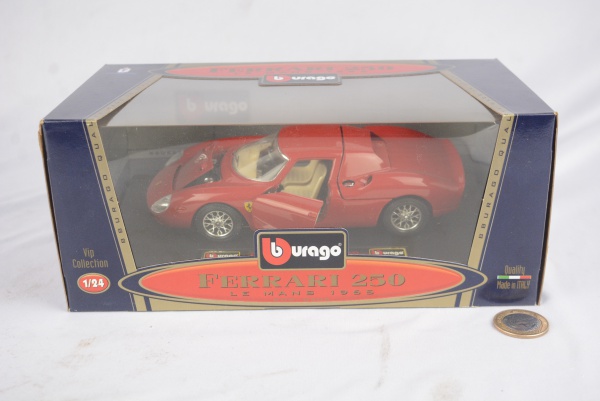 Miniatura em escala 1:24 da Ferrari F40 de 1987, Bburago Vip