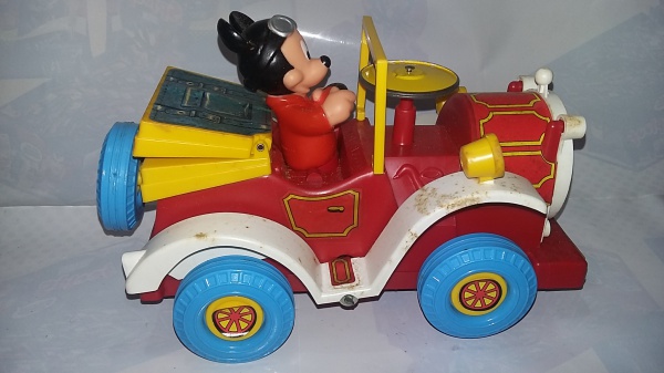 antigo carrinho mickey bate bumbo, estrela, na embalage