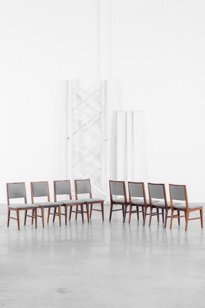 Liceu de Artes e Oficios - 1960 - Selado conjunto com 8 cadeiras em caiviuna maciça e estofamento em tecido. 44x46x80cm de altura.