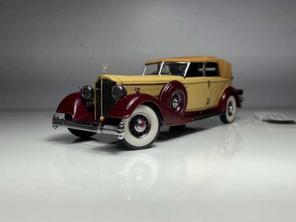 1934 Packard Convertible Sedan Limited Edition Bordo e